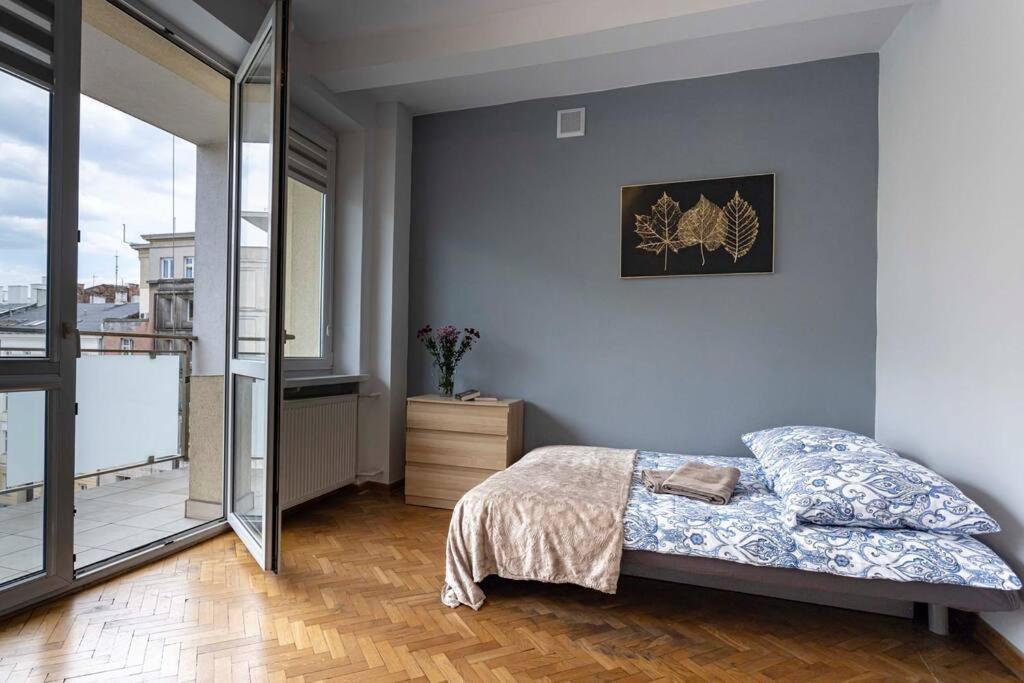 Krucza 17, Centrum Варшава Екстер'єр фото